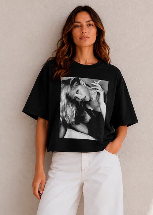 remeron Boxy Kate Pose